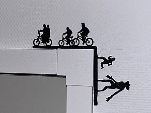 Угловой декор на дверь Stranger Things 3