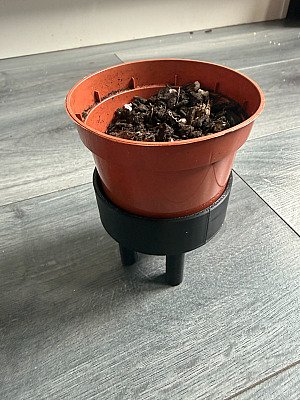 Подставка для цветочного горшка с ножками 2