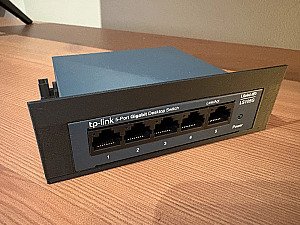 RackMod 1U модуль для коммутатора TP-Link LS105G 4
