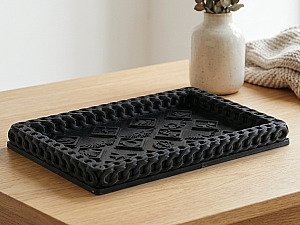 Декоративный лоток с плетеным краем и символами 3