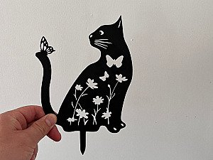 Декор для сада Кот с бабочкой и цветами 3