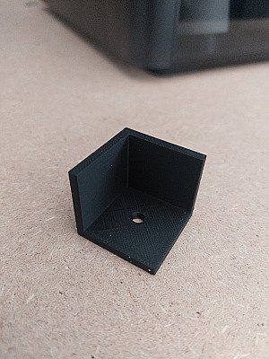 Защитная накладка на угол мебели 4