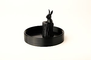 Декоративный лоток с кроликом на пне 4