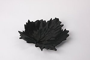 Декоративный лоток Midnight Maple в форме листа 4