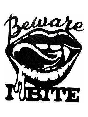 Декор на стену Beware I Bite 3