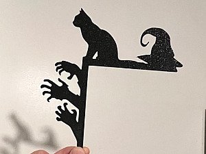 Декор на угол Хэллоуин Кот и руки зомби 2
