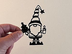 Новогодний гном с елкой и свечой 2