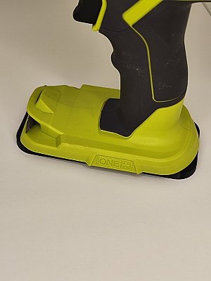 Держатель для инструментов Ryobi 18V настенный 6