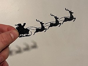 Новогодний декор: Санта Клаус на санях с оленями 2
