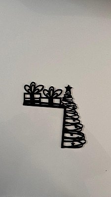 Новогодний декор на угол двери Елка с подарками 2
