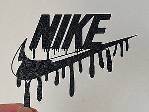 Настенный декор Nike стекающий логотип 2