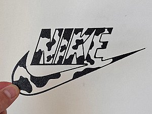 Настенный декор логотип Nike с коровьим принтом 2