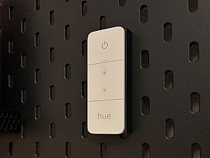 Держатель для пульта Philips Hue V2 на панель SKADIS 3