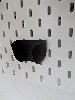 Держатель для мыши Logitech G Pro Superlight на IKEA Skadis 5