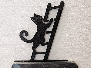 Декор на выключатель Кот на лестнице 3