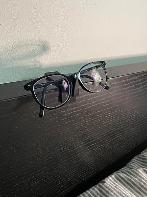 Держатель для очков на кровать IKEA MALM 2